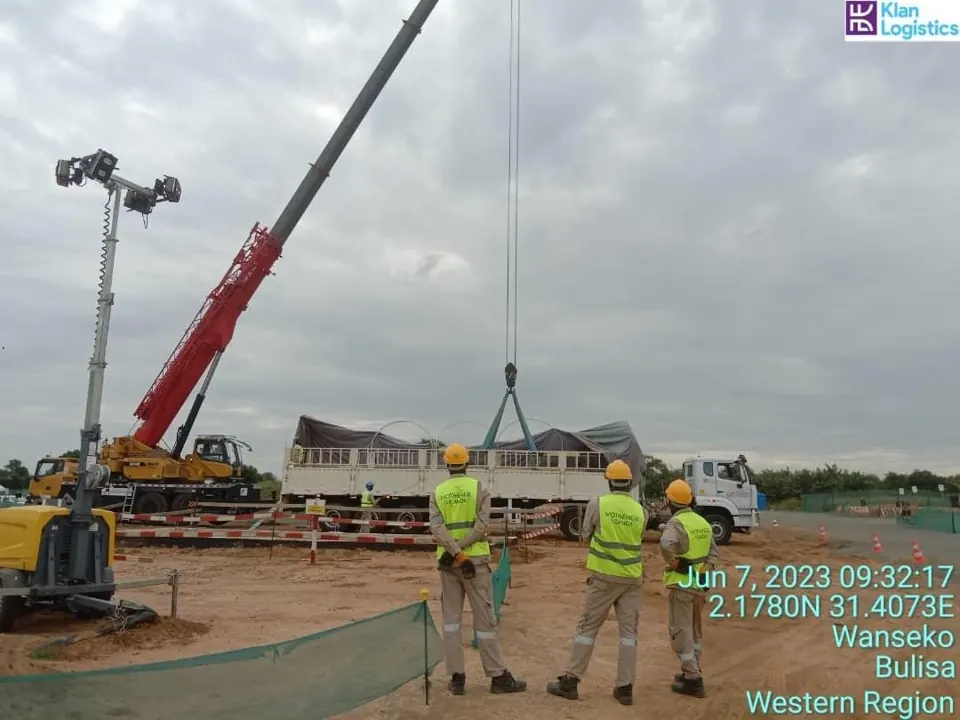 Klan Logistics crane lift and project cargo support for Mota-Engil in Buliisa